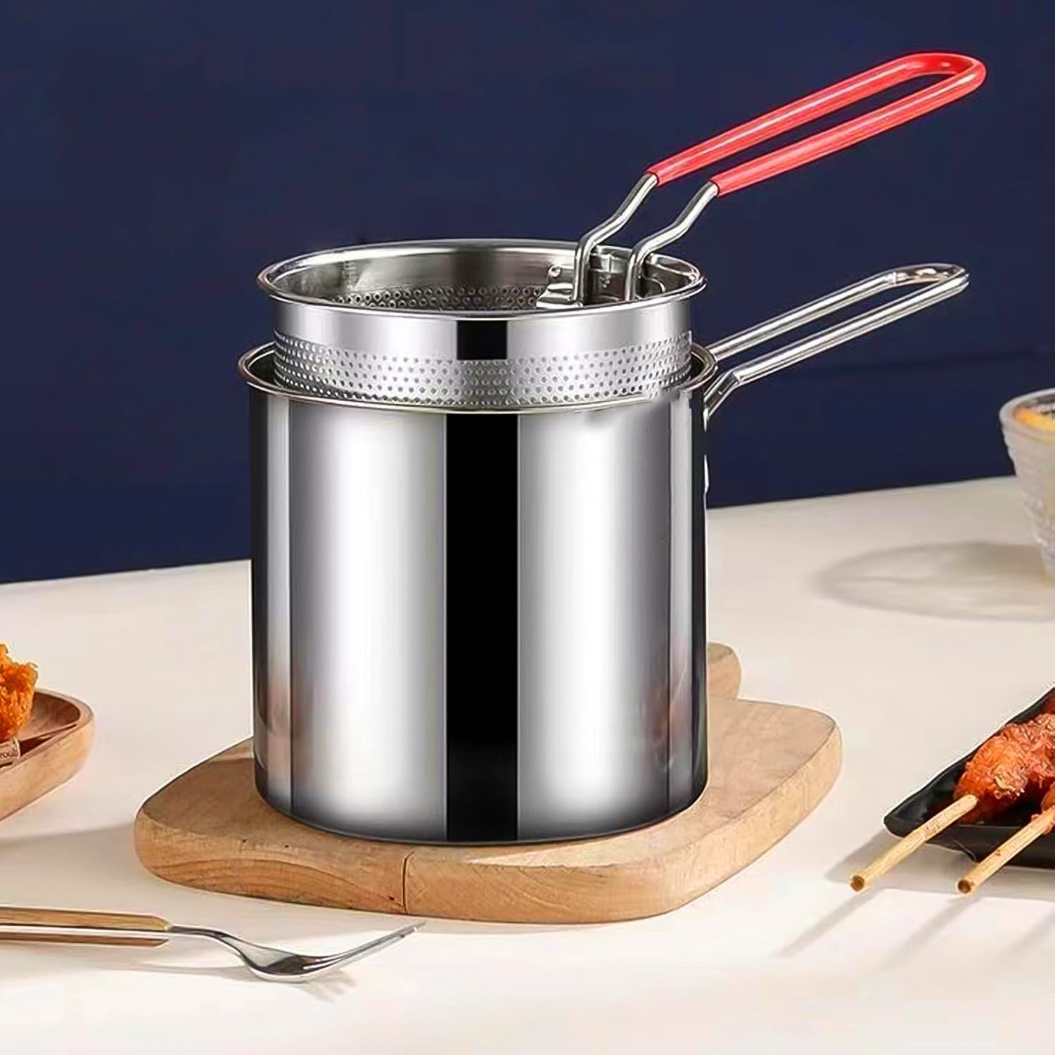 Small Deep Frying Pot With Strainer Basket (1200 ML))