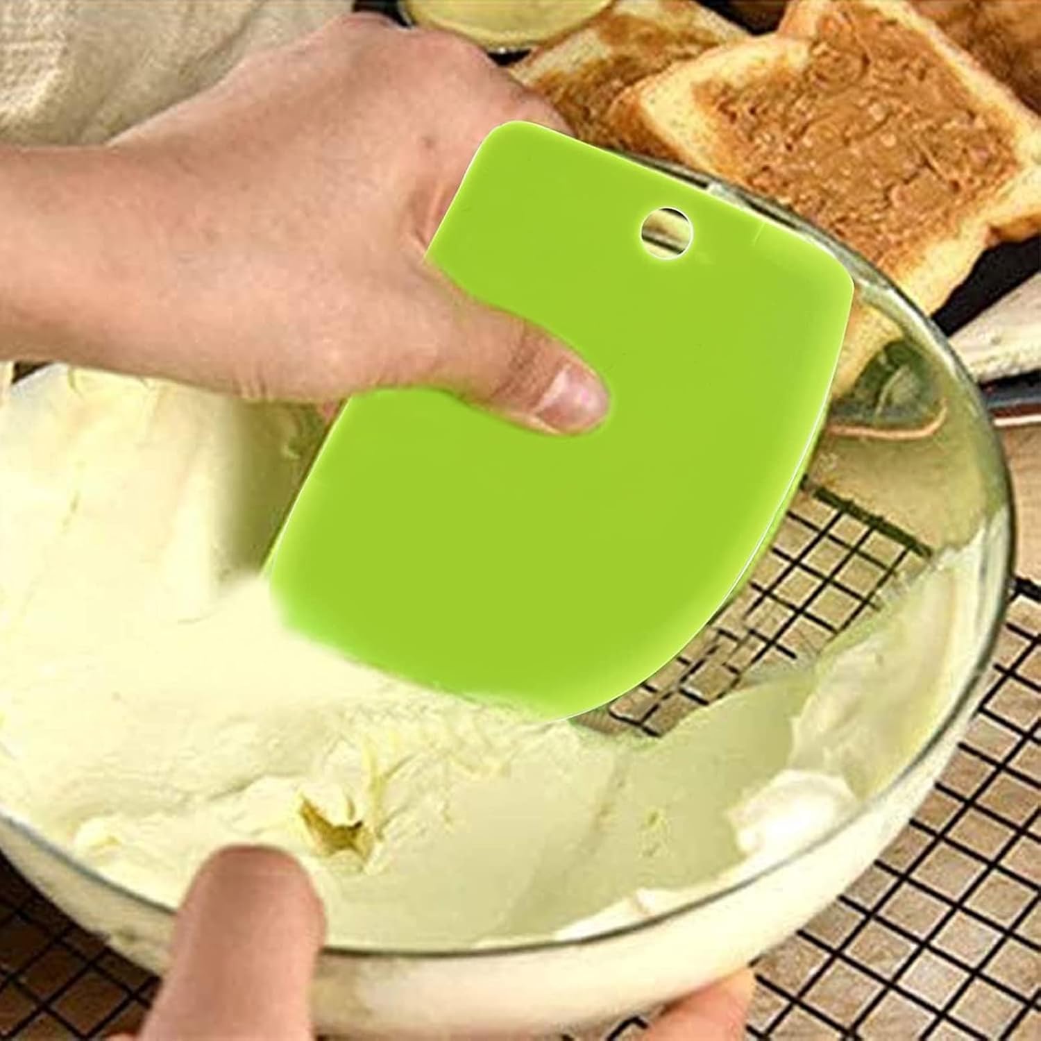 Cake scraper