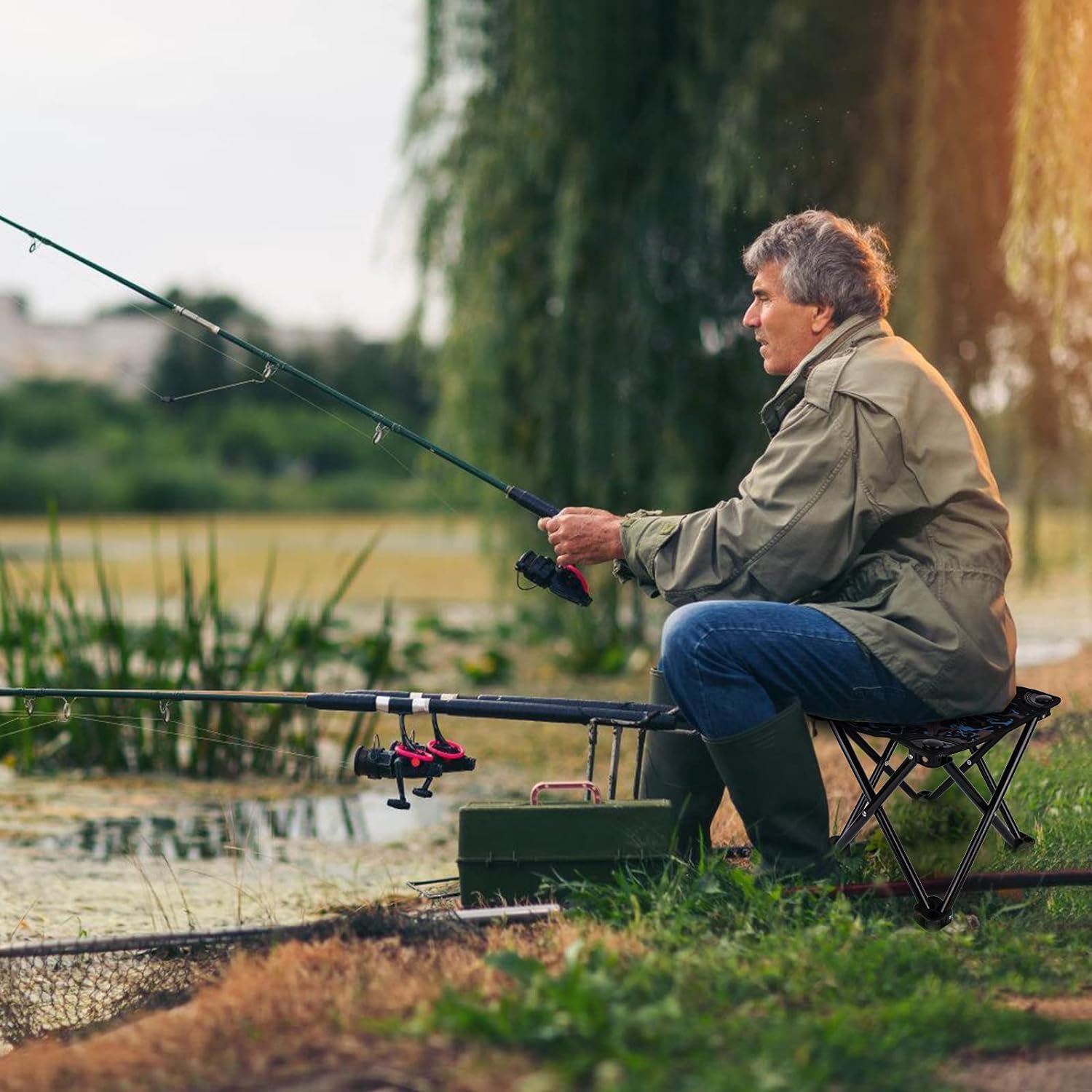 Camping Stool Ultralight Camping Stoiol Max Load 100KG Portable Lightweight, Outdoor Fishing Picnic Beach Seat Folding Oxford Cloth Stool Chairs, Medium (11.5 HX11.5 L X11.5 W), Multicolour